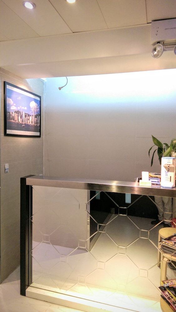 undefined Nuts Hotel 10