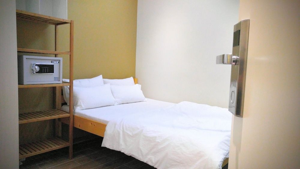 undefined Nuts Hotel 2