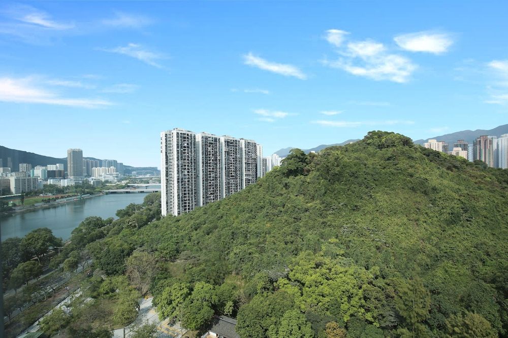 Regal Riverside Hotel Executive Suite 2