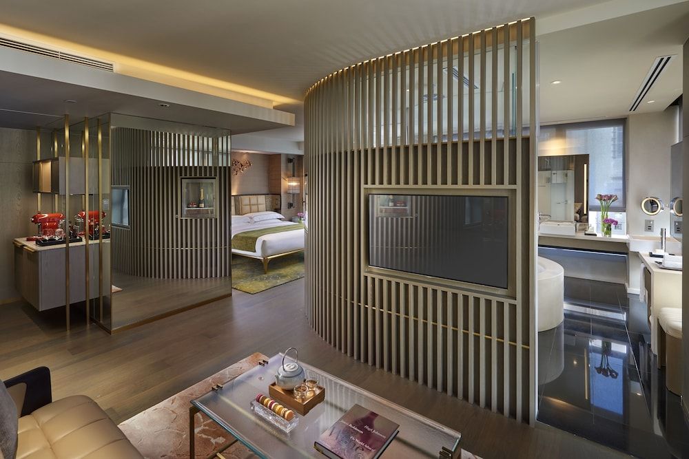 L600 Premier King Room