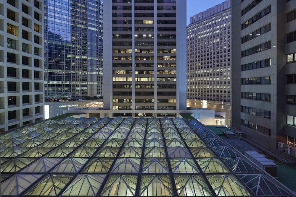 undefined Mandarin Oriental The Landmark, Hong Kong 2