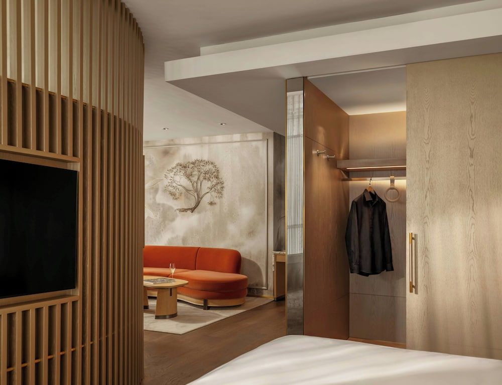 undefined Mandarin Oriental The Landmark, Hong Kong 6