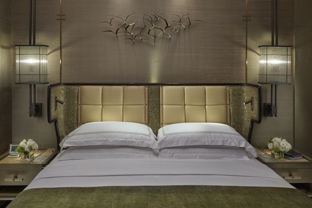 undefined Mandarin Oriental The Landmark, Hong Kong 4