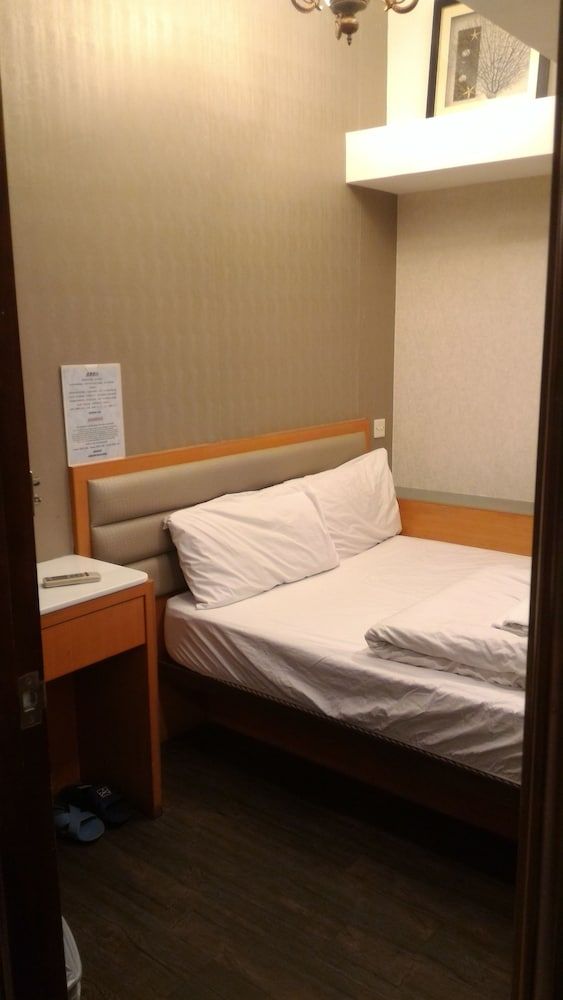 Deluxe Double Room (No Windows)