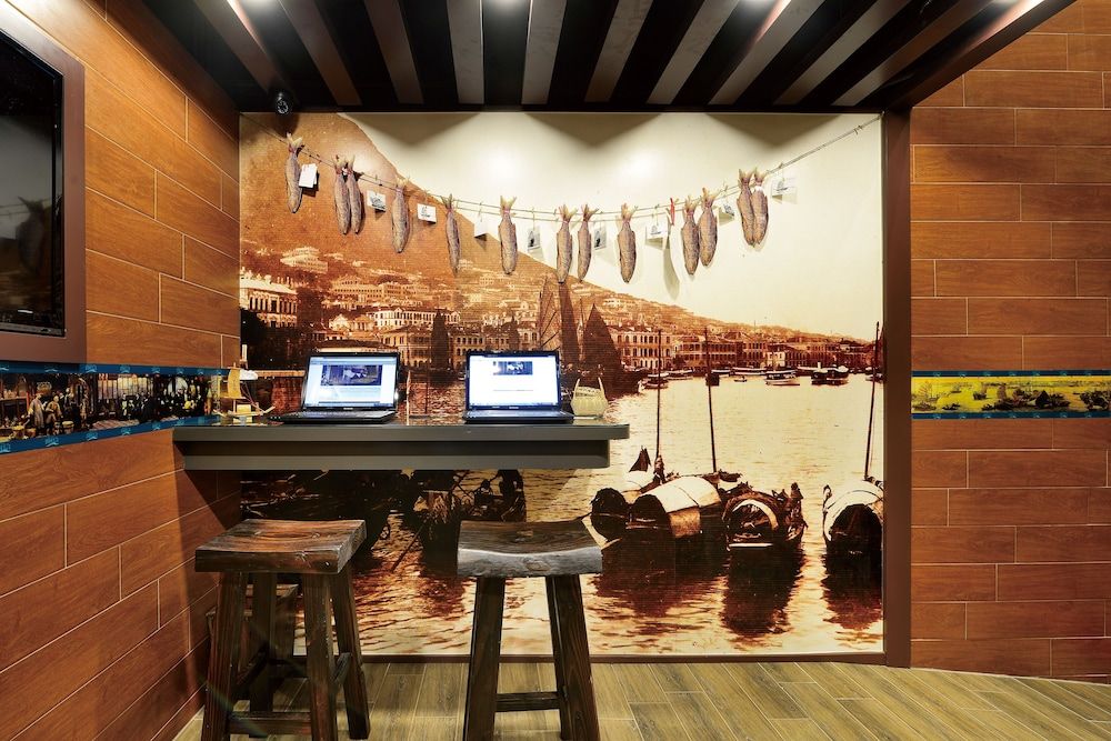 undefined The Shai Red 3