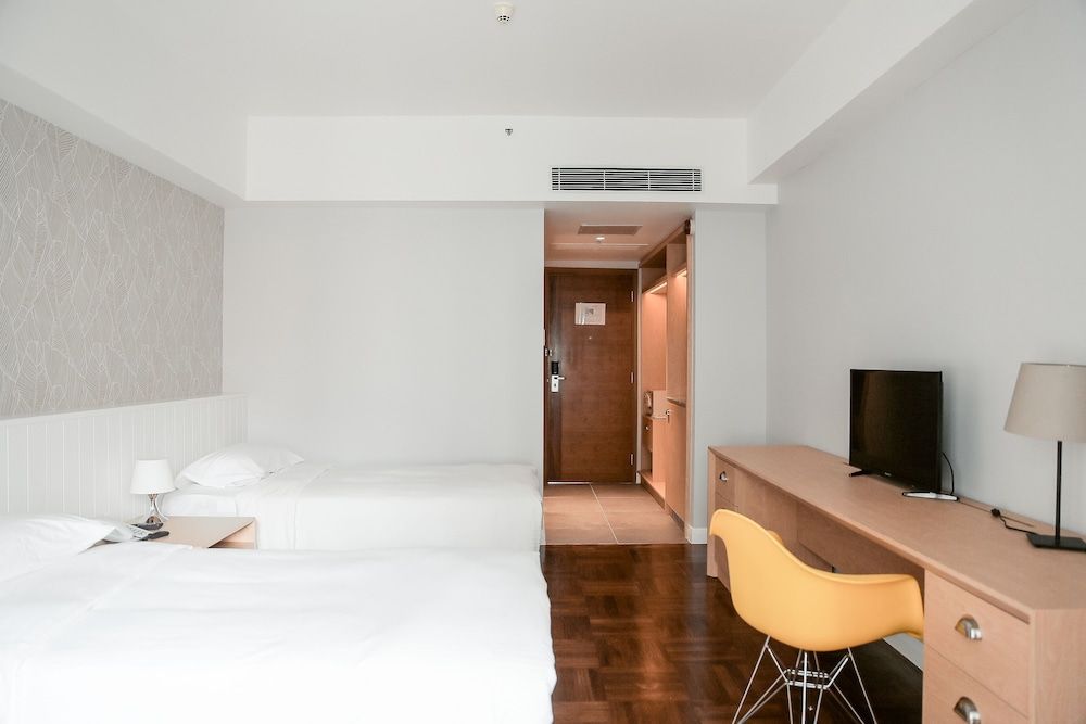 Caritas Oswald Cheung International House Standard Twin Room 6