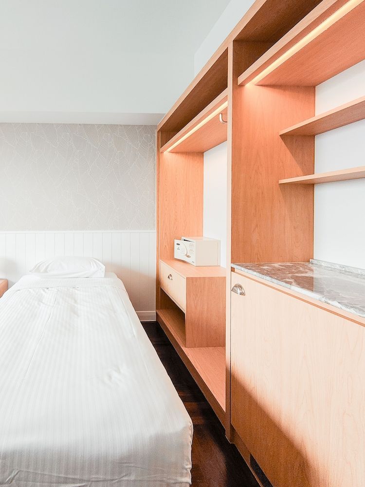Caritas Oswald Cheung International House Superior Twin Room 5