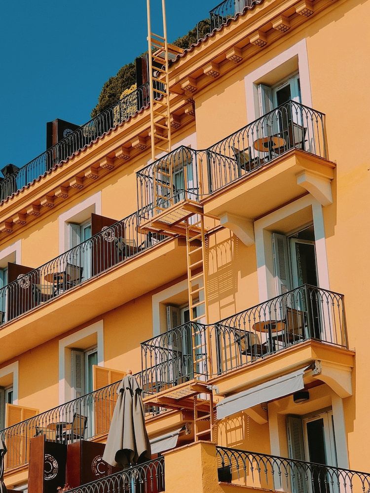 undefined Hôtel La Pérouse Nice 3