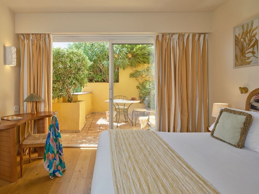 Hôtel La Pérouse Nice Superior Room 2