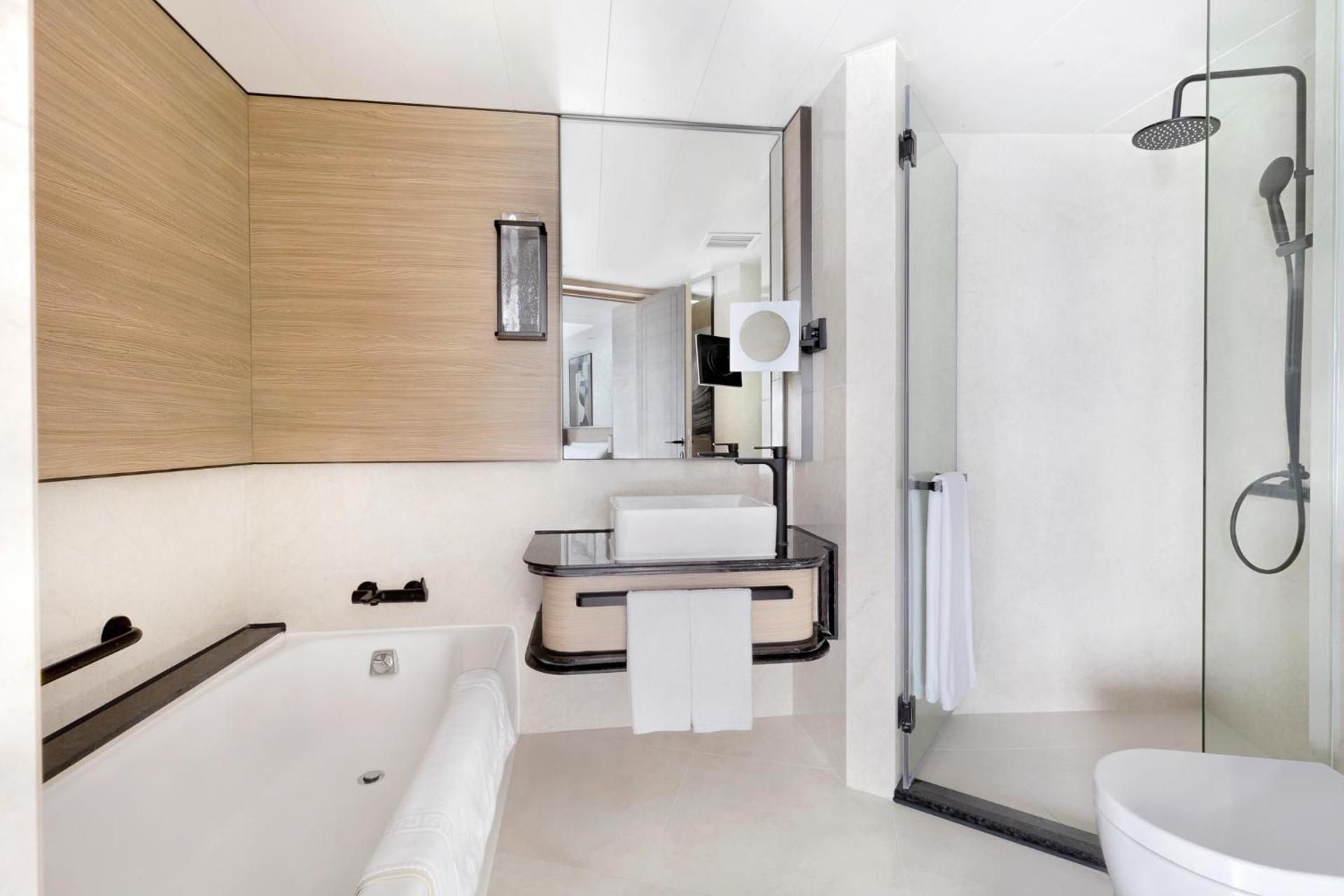 Deluxe Harbour View Room