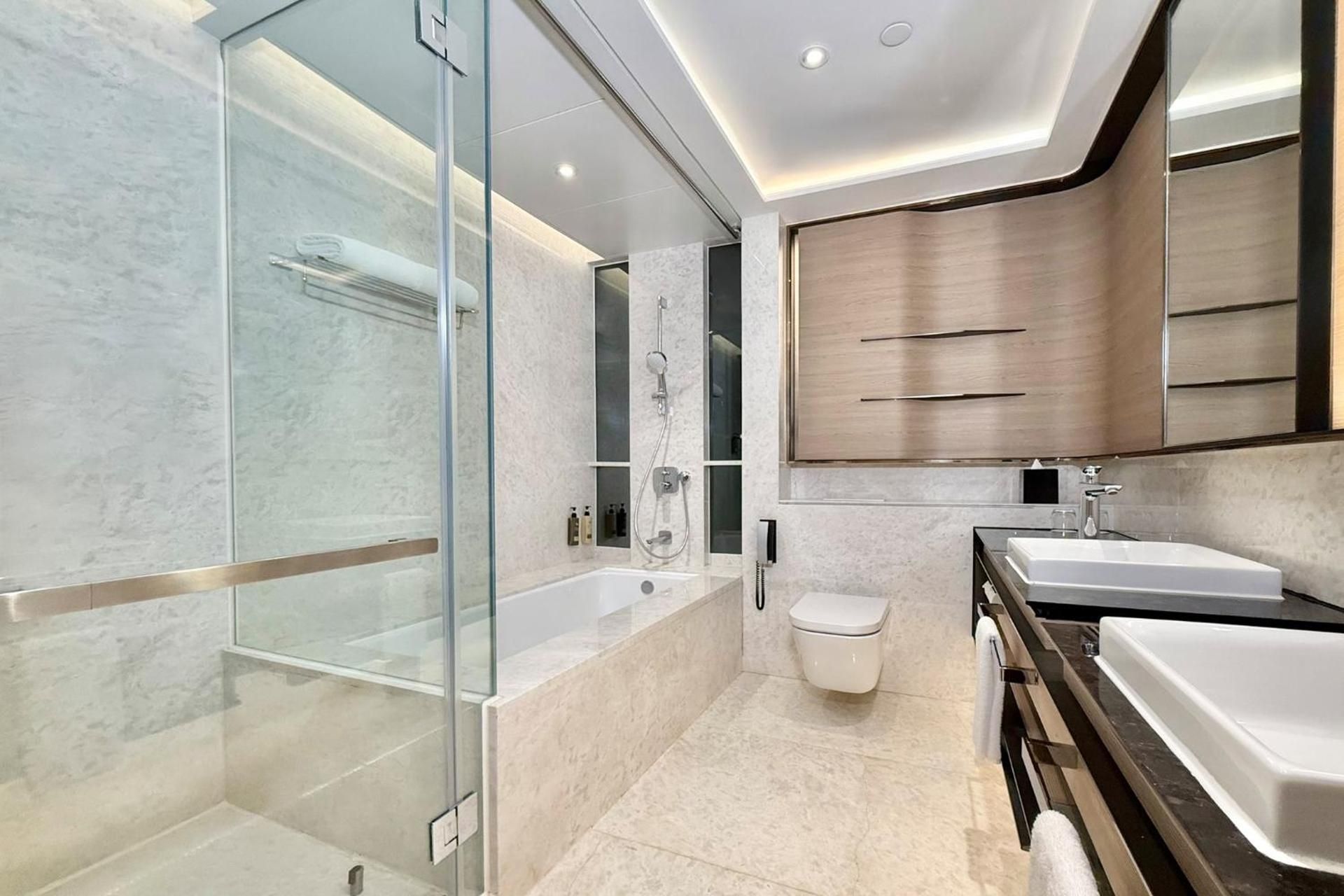 Tower Premium Harbour View Suite