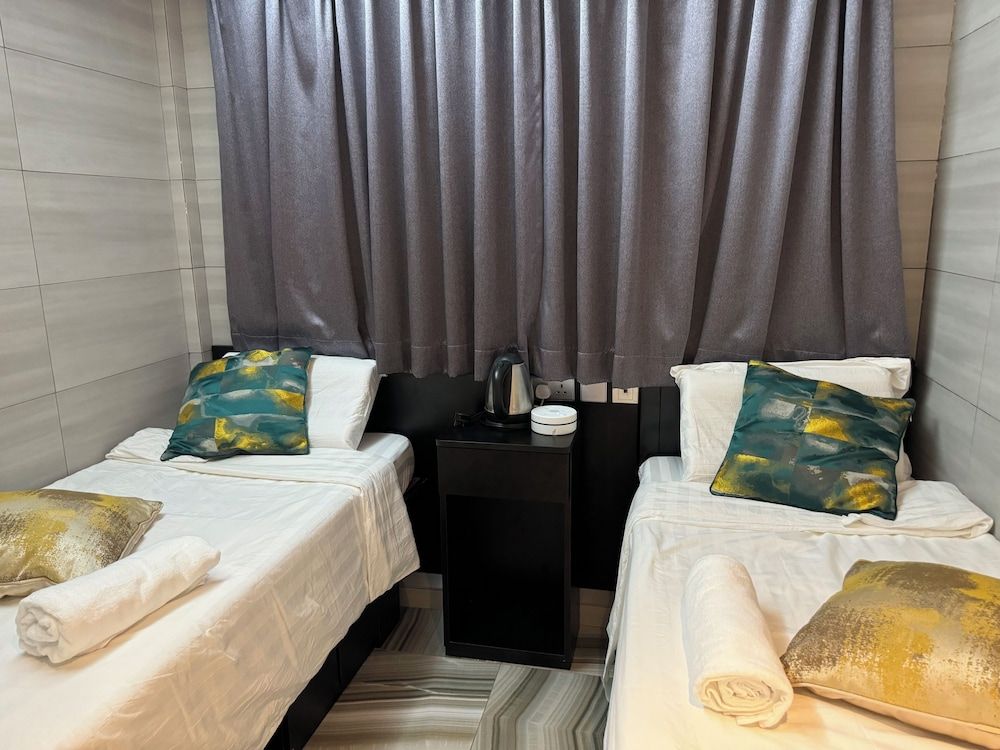 Kong Hing Guest House Twin Room 28
