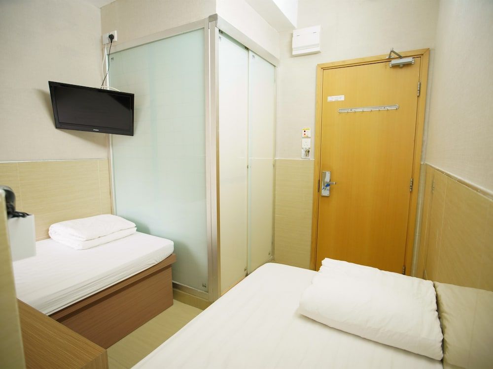 Kong Hing Guest House Twin Room 16