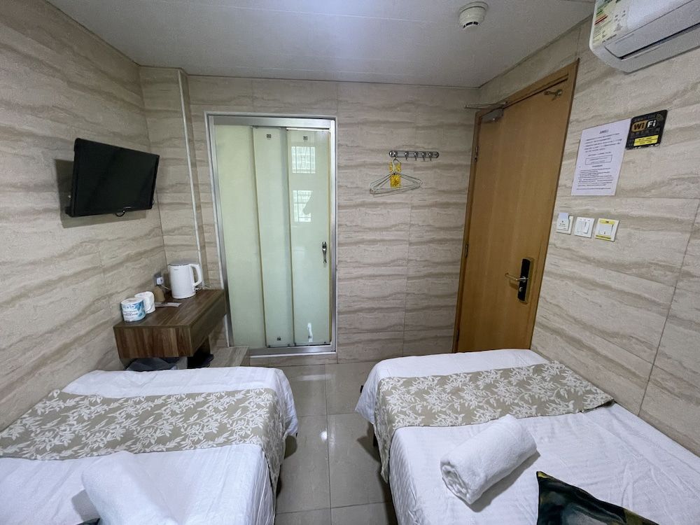 Kong Hing Guest House Twin Room 24