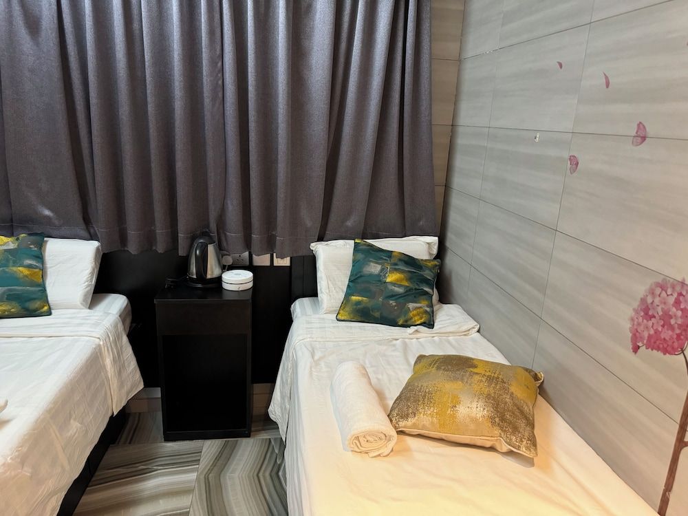 Kong Hing Guest House Twin Room 33