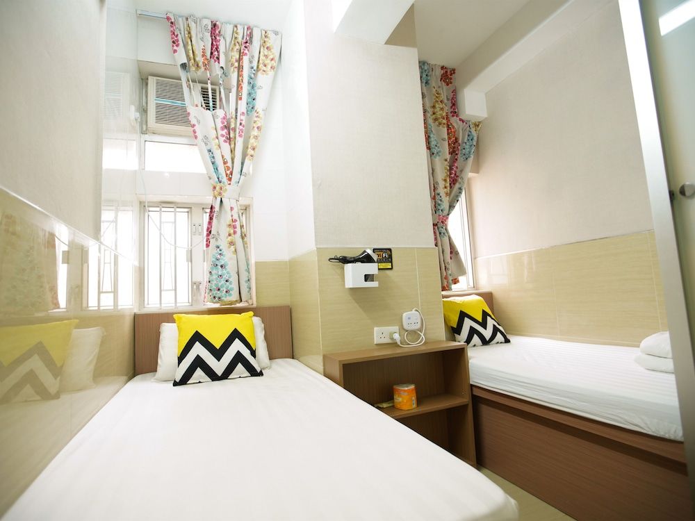 Kong Hing Guest House Twin Room 8