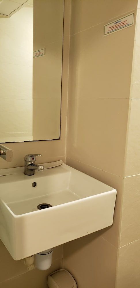 Sunrise International - Boutique Hostel Standard Double Room, 1 Double Bed, Private Bathroom, City View 4