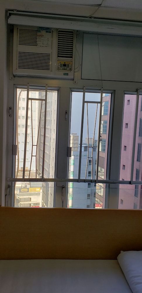 Sunrise International - Boutique Hostel Deluxe Double Room, 1 Queen Bed, Private Bathroom, City View 8