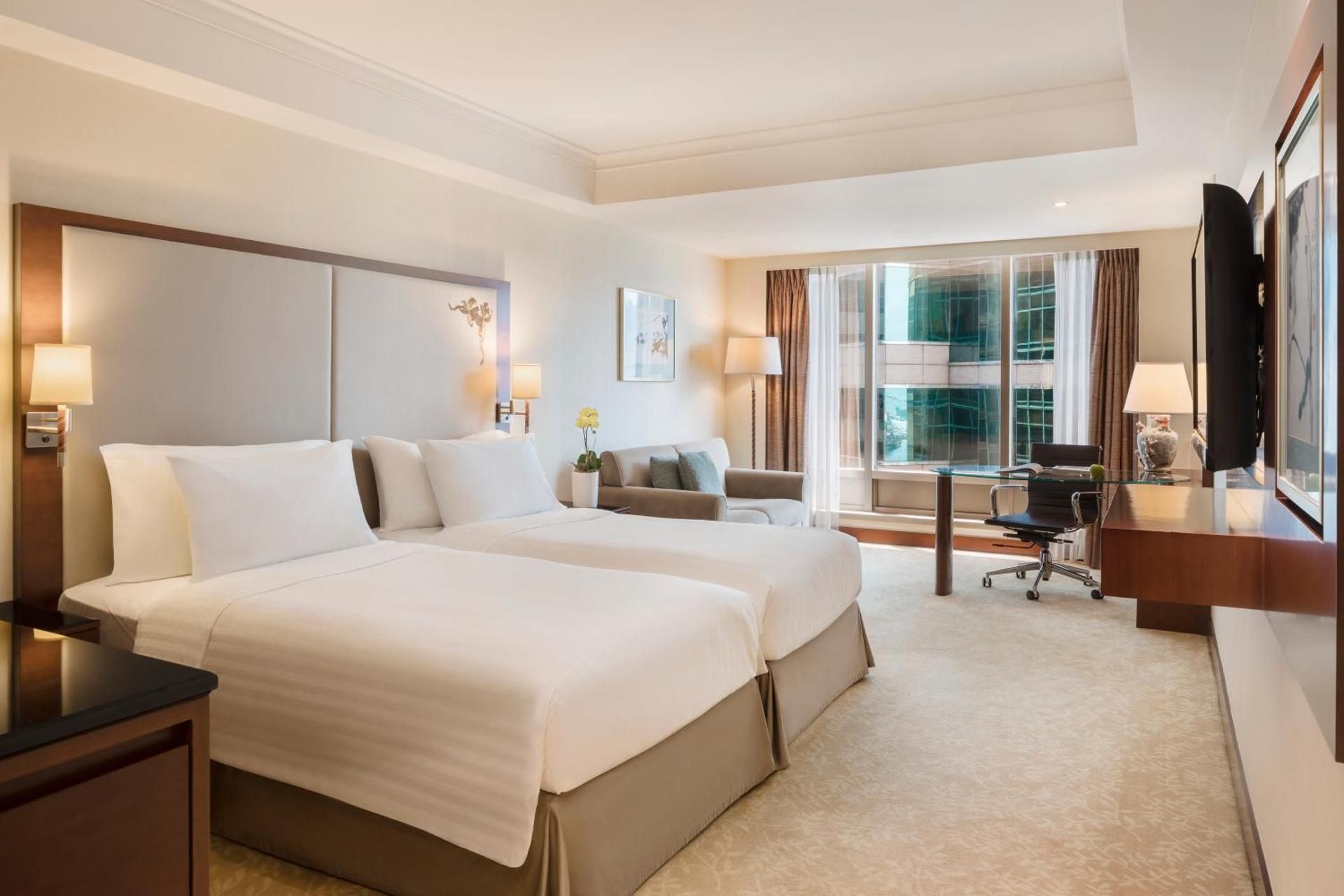 undefined The Royal Pacific Hotel & Towers 4