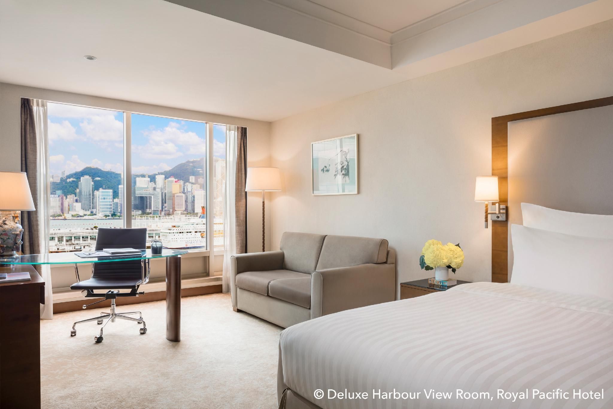 undefined The Royal Pacific Hotel & Towers 10