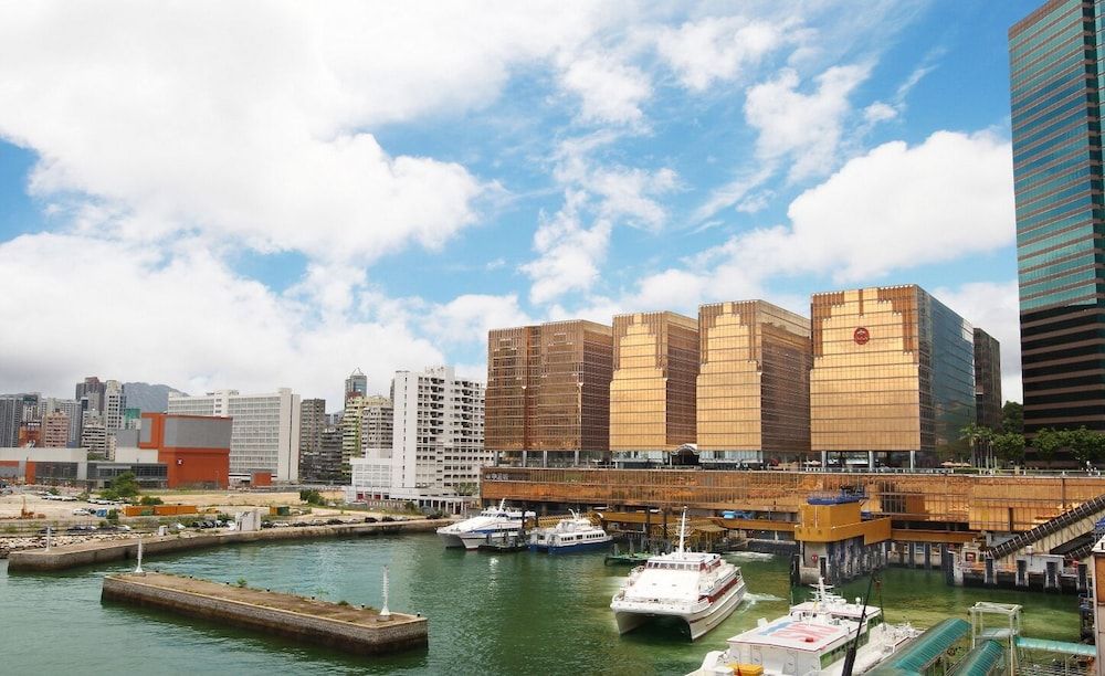 undefined The Royal Pacific Hotel & Towers 3