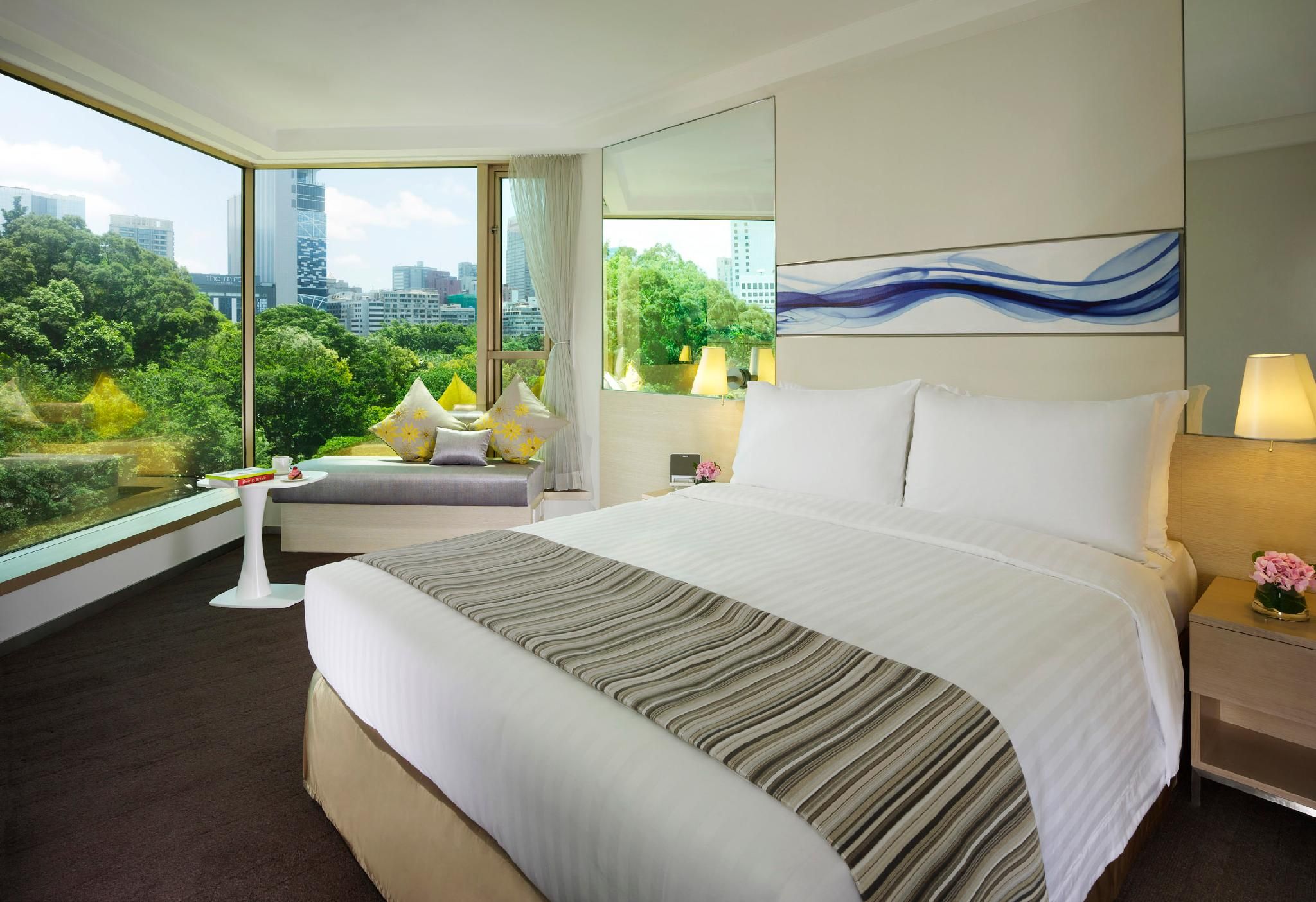 undefined The Royal Pacific Hotel & Towers 7