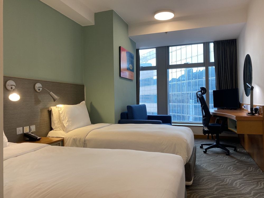 Holiday Inn Express Causeway Bay Hong Kong by IHG Standard Room 3