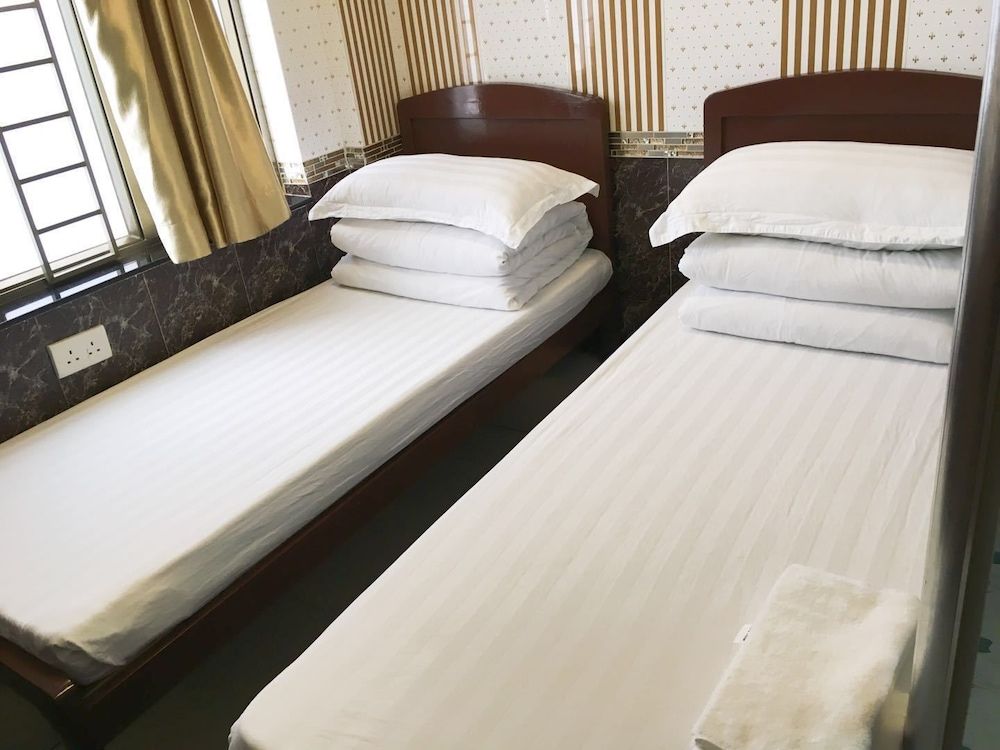 Prince Hotel Standard Twin Room 2