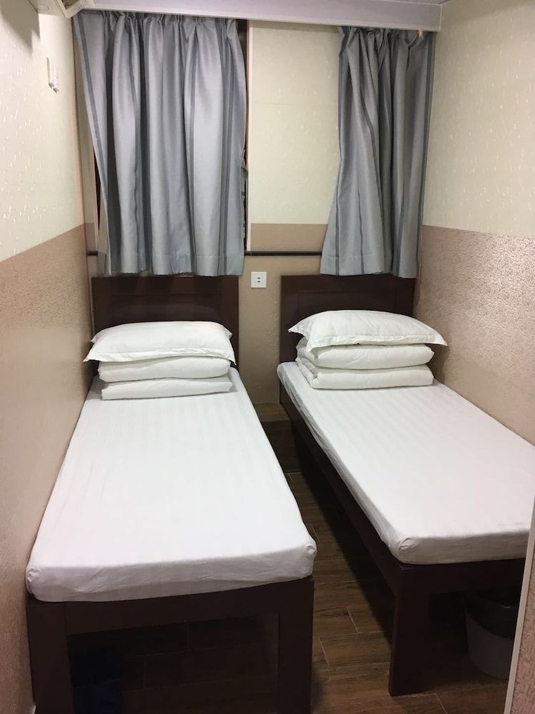 Prince Hotel Standard Twin Room