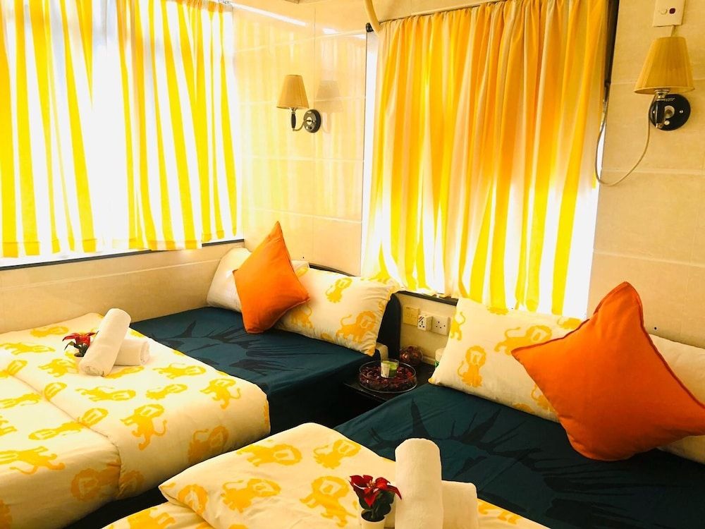 undefined Delta Lounge 7