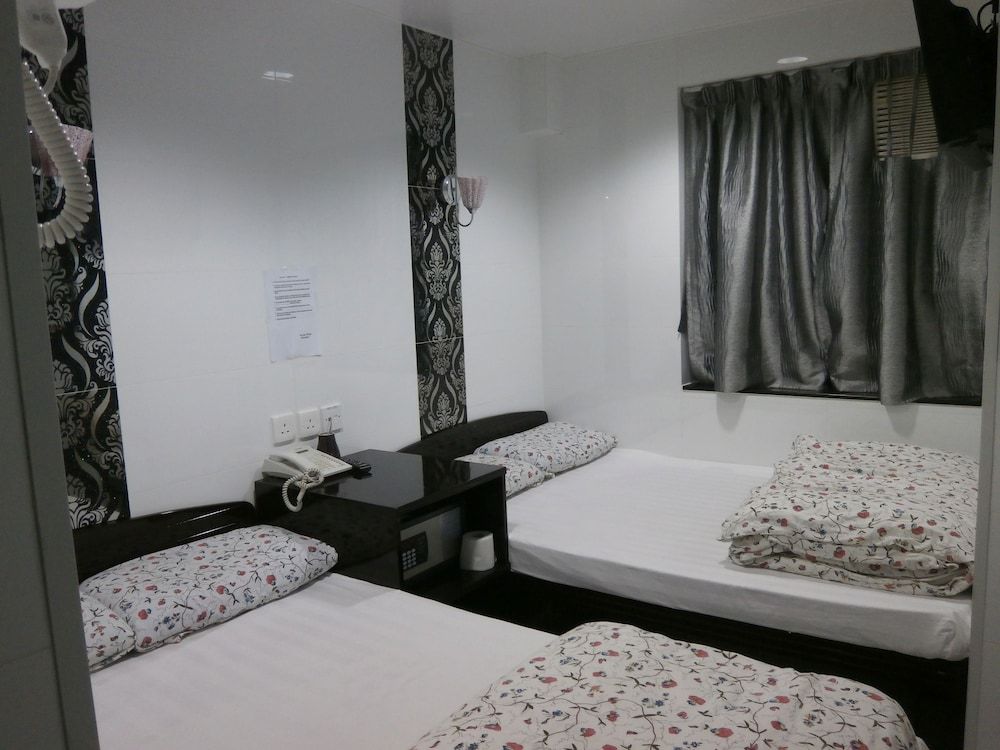 undefined Delta Lounge 3