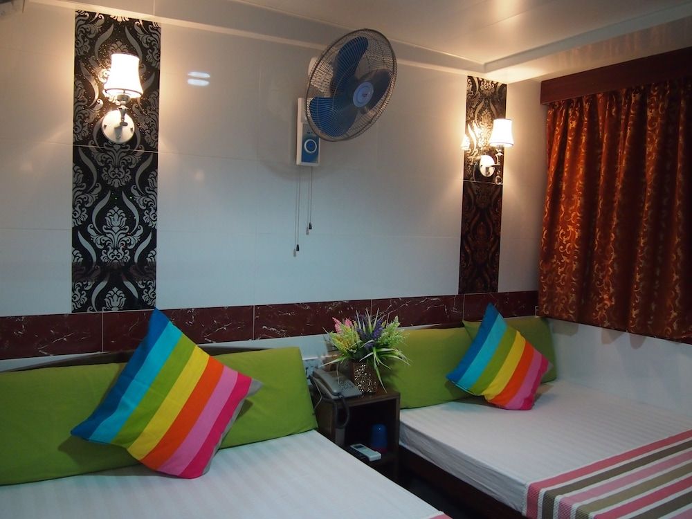 undefined Delta Lounge 5