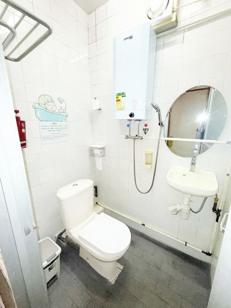 Apple Hostel Standard Double Room, Shared Bathroom 4