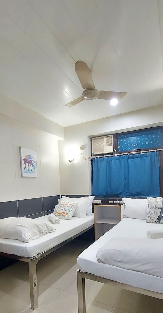 undefined Apple Hostel 6