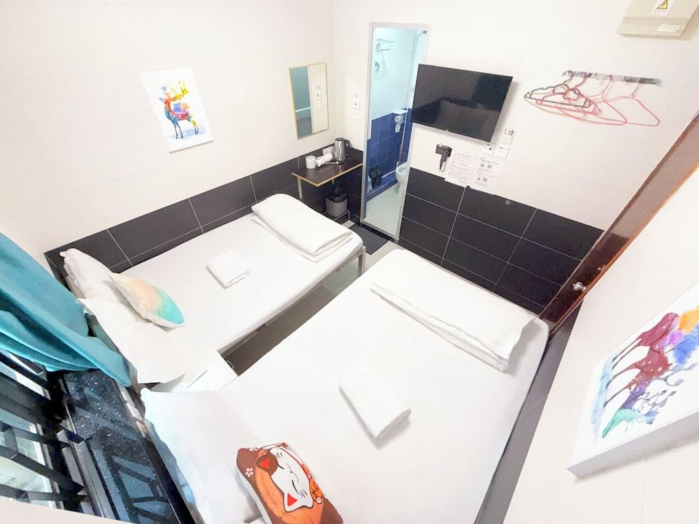 undefined Apple Hostel 8