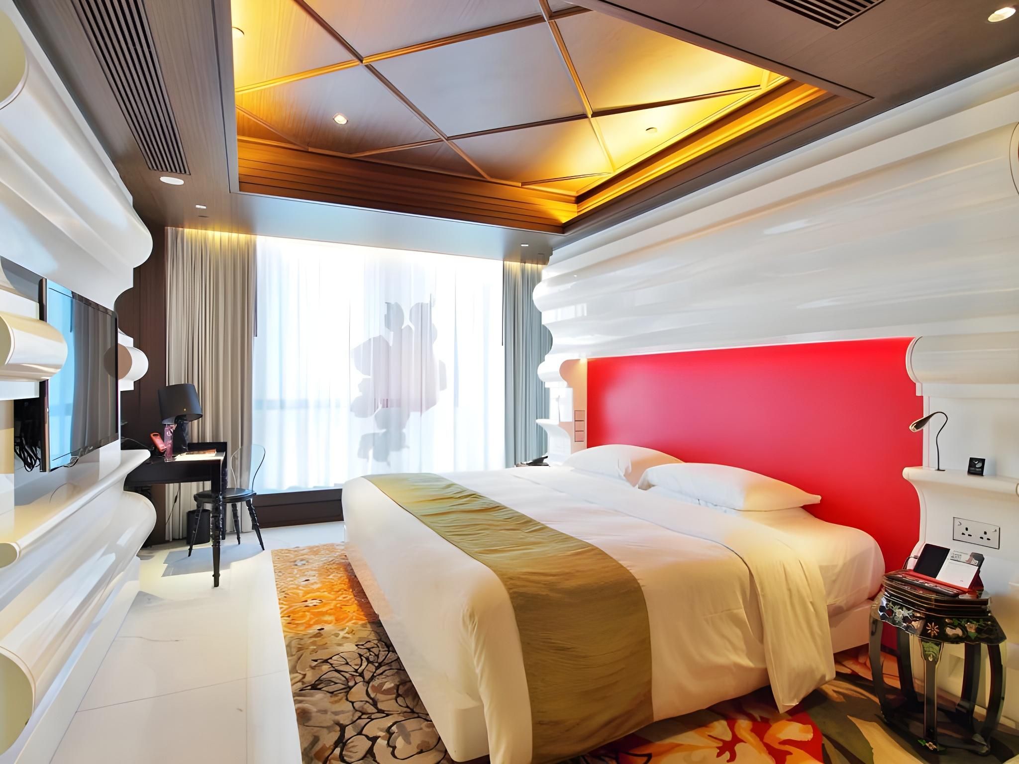 undefined Mira Moon 5