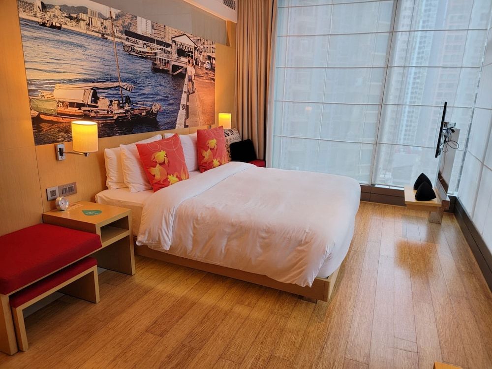 Premium Room, 1 King Bed, Accessible