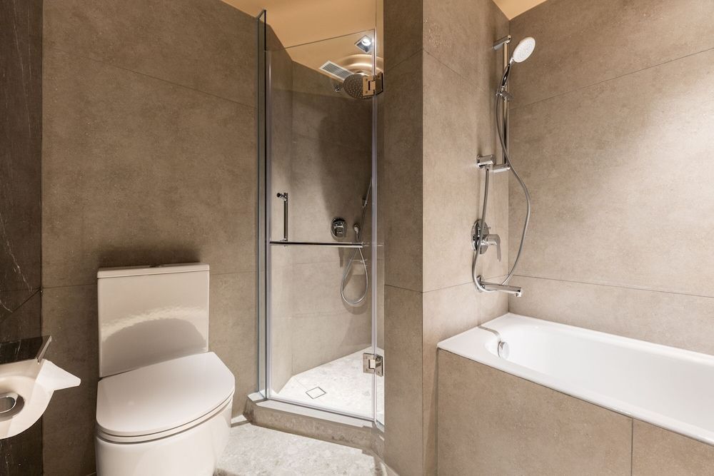 Dash Living on Prat Executive Twin Room 7