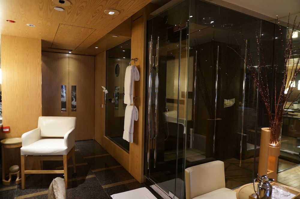 undefined Grand Hyatt Hong Kong 8