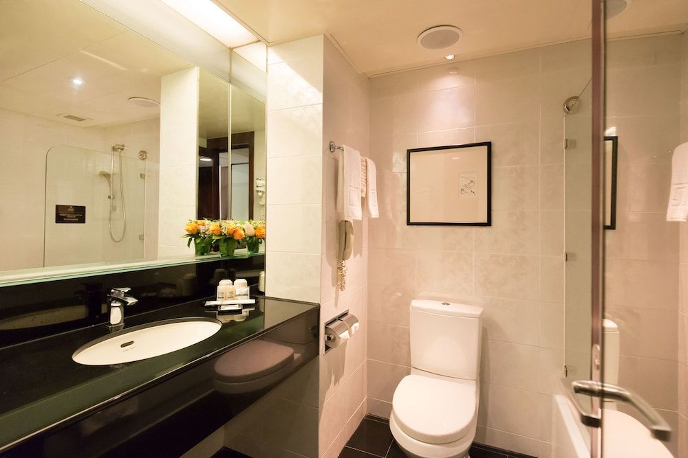 Regal Airport Hotel Superior Room 5