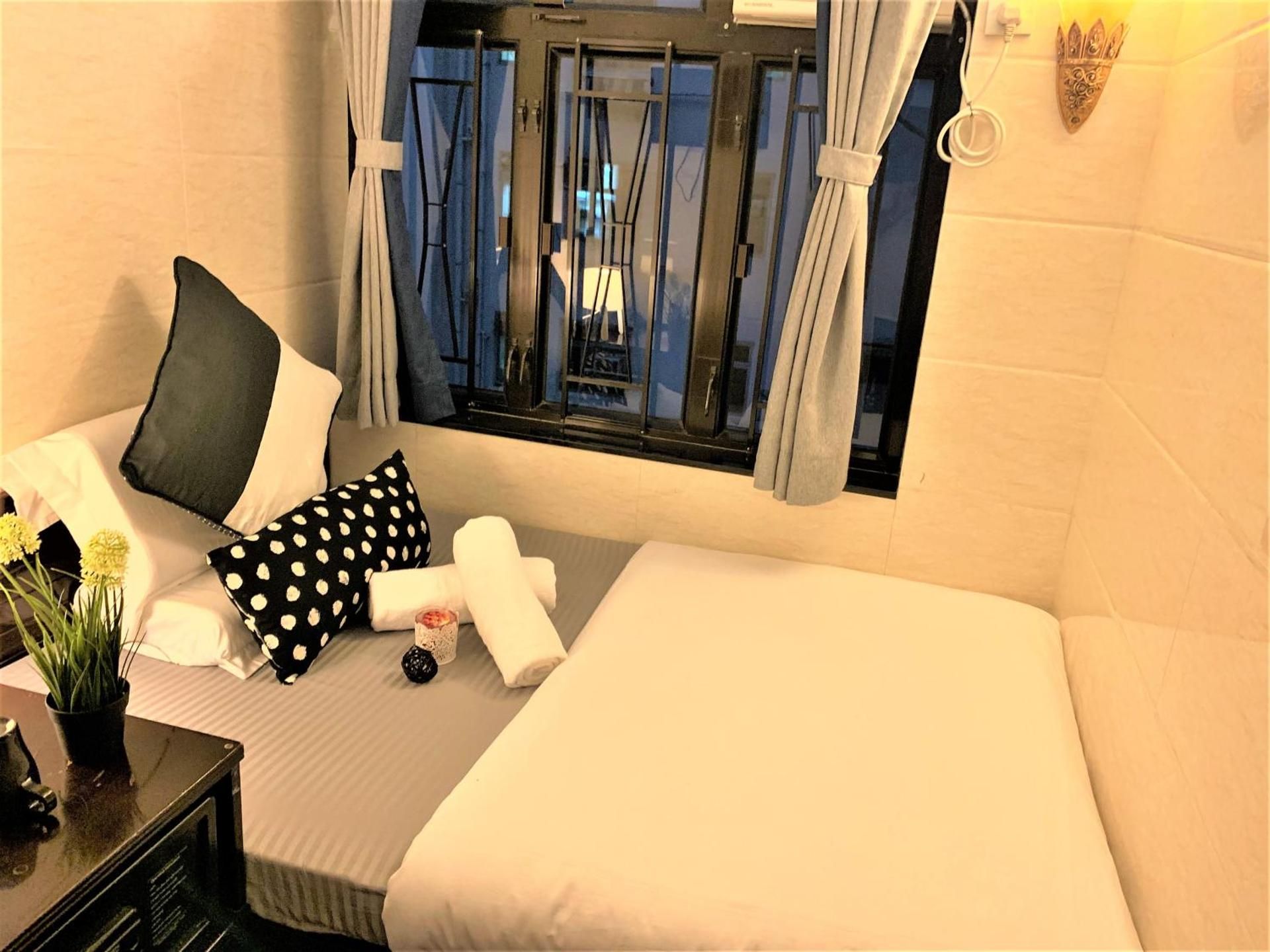 Sydney Hostel Standard Double Room 11