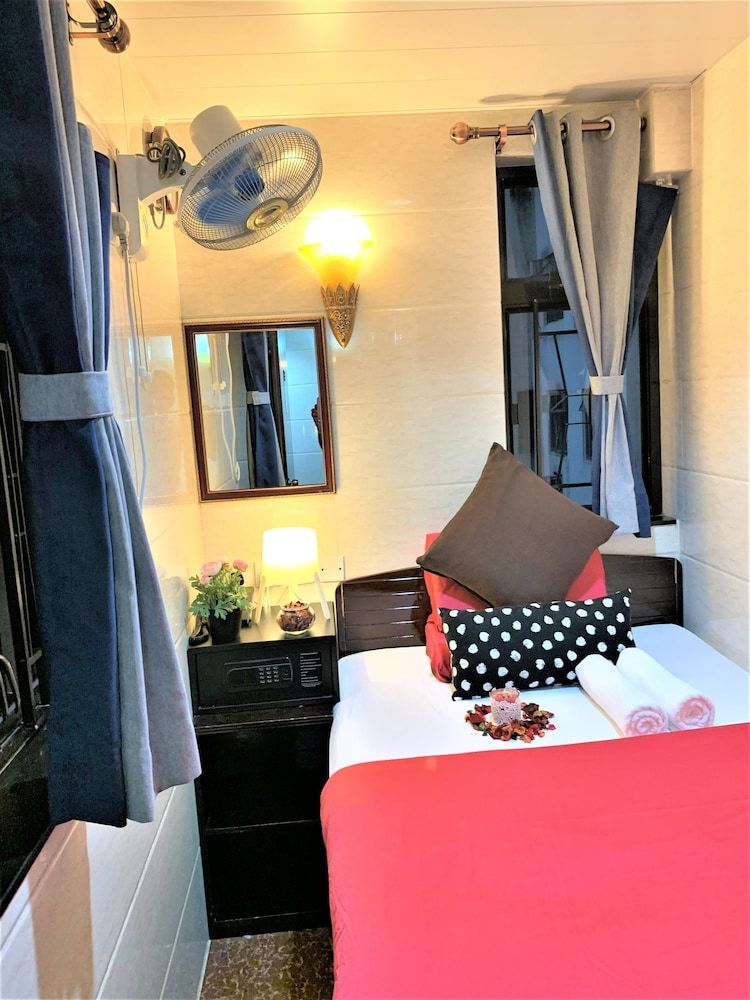 Sydney Hostel Standard Double Room 7