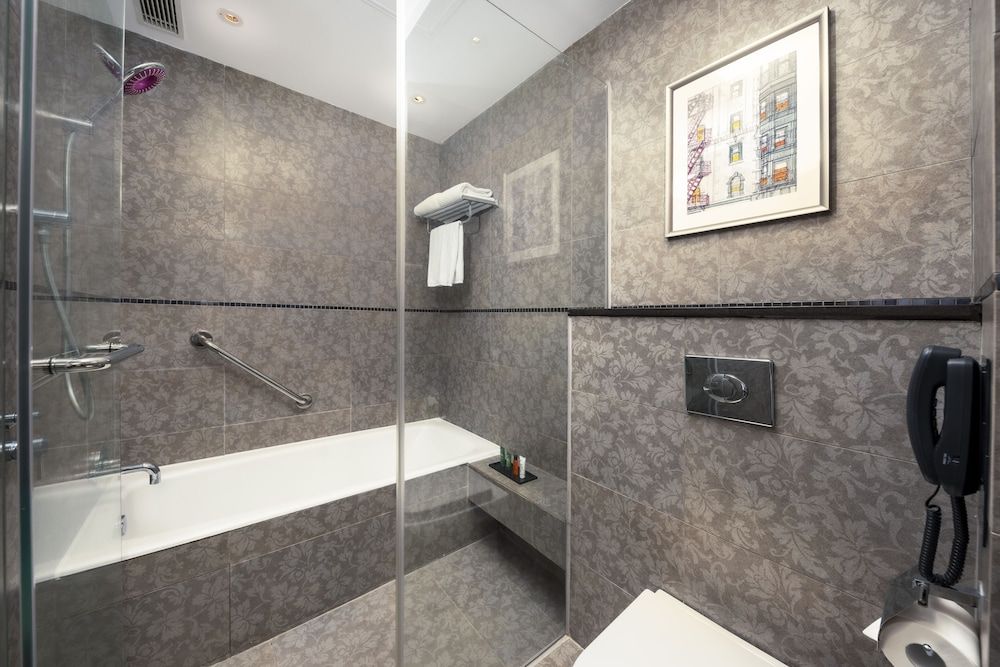 The Mercer One-bedroom Executive 8