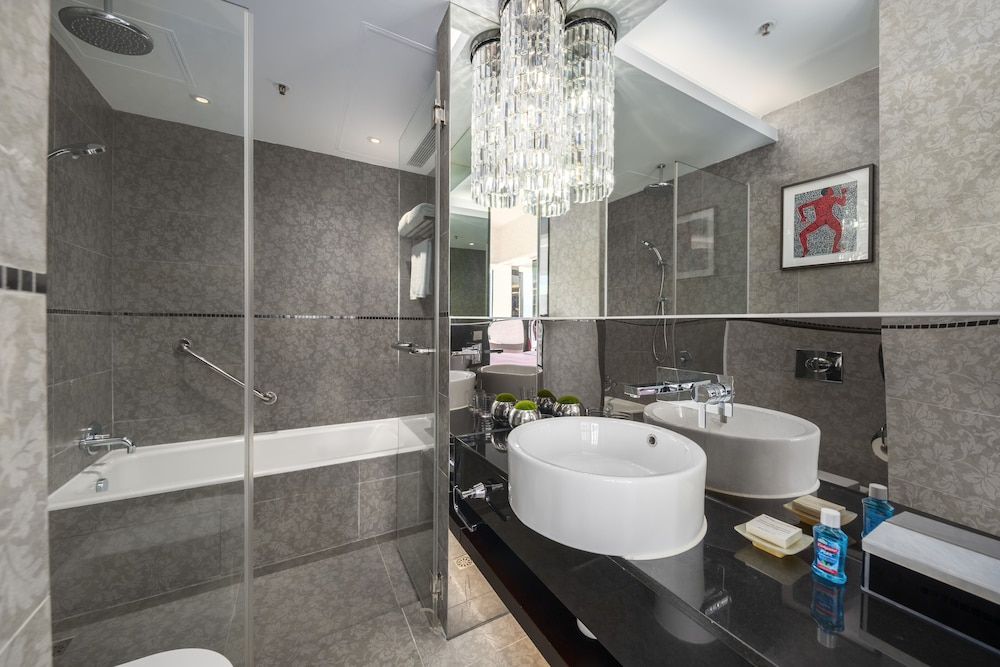 The Mercer One-bedroom Executive 9