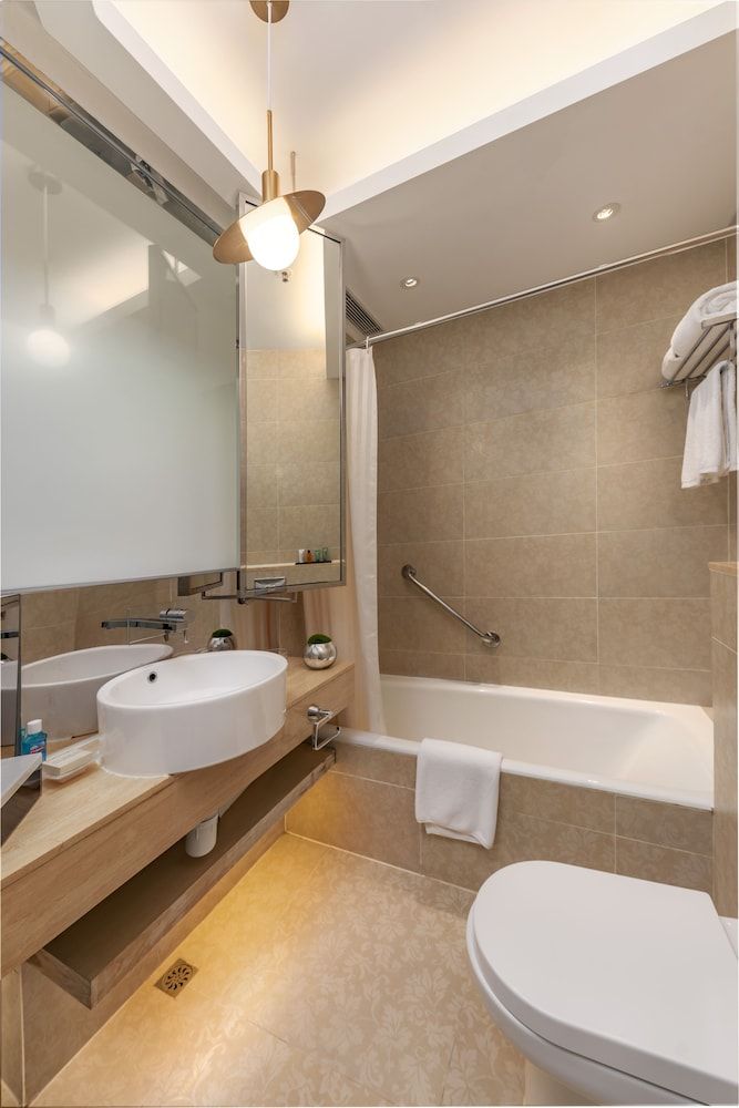 The Mercer Studio Executive 7