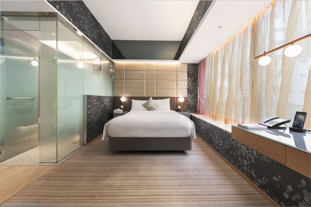 The Mercer Studio Premier 2