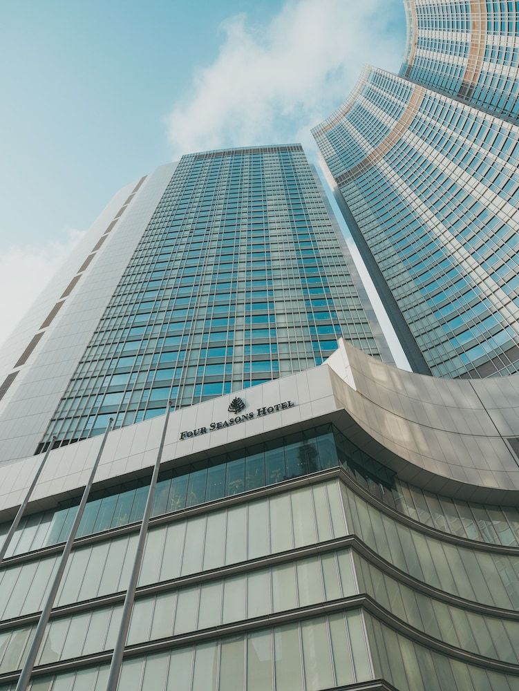 undefined Four Seasons Hotel Hong Kong 2