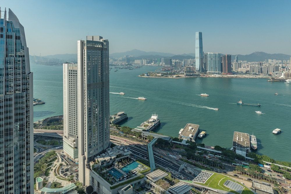 undefined Four Seasons Hotel Hong Kong