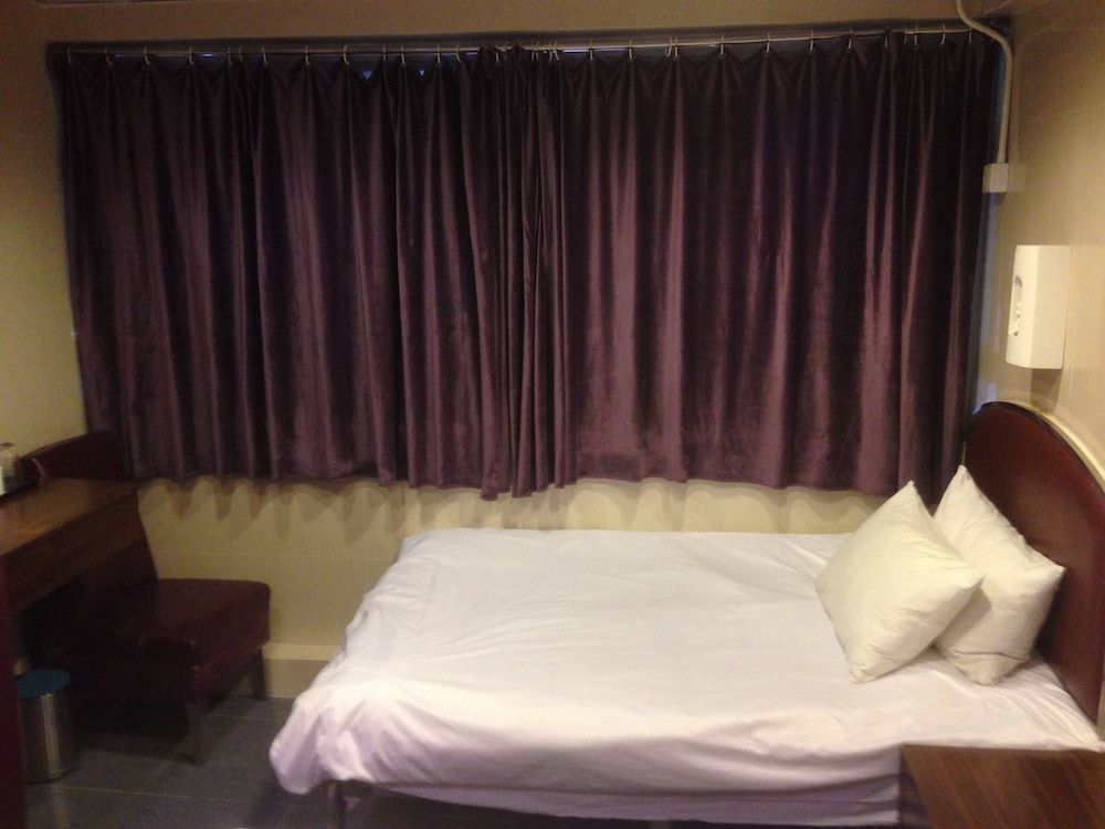 Kowloon YOUTH Village Tsim Sha Tsui Economy Double or Twin Room 3