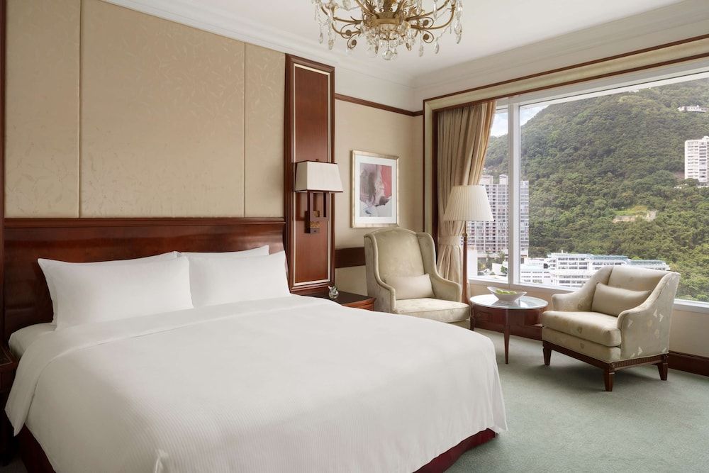 undefined Island Shangri-La, Hong Kong 4